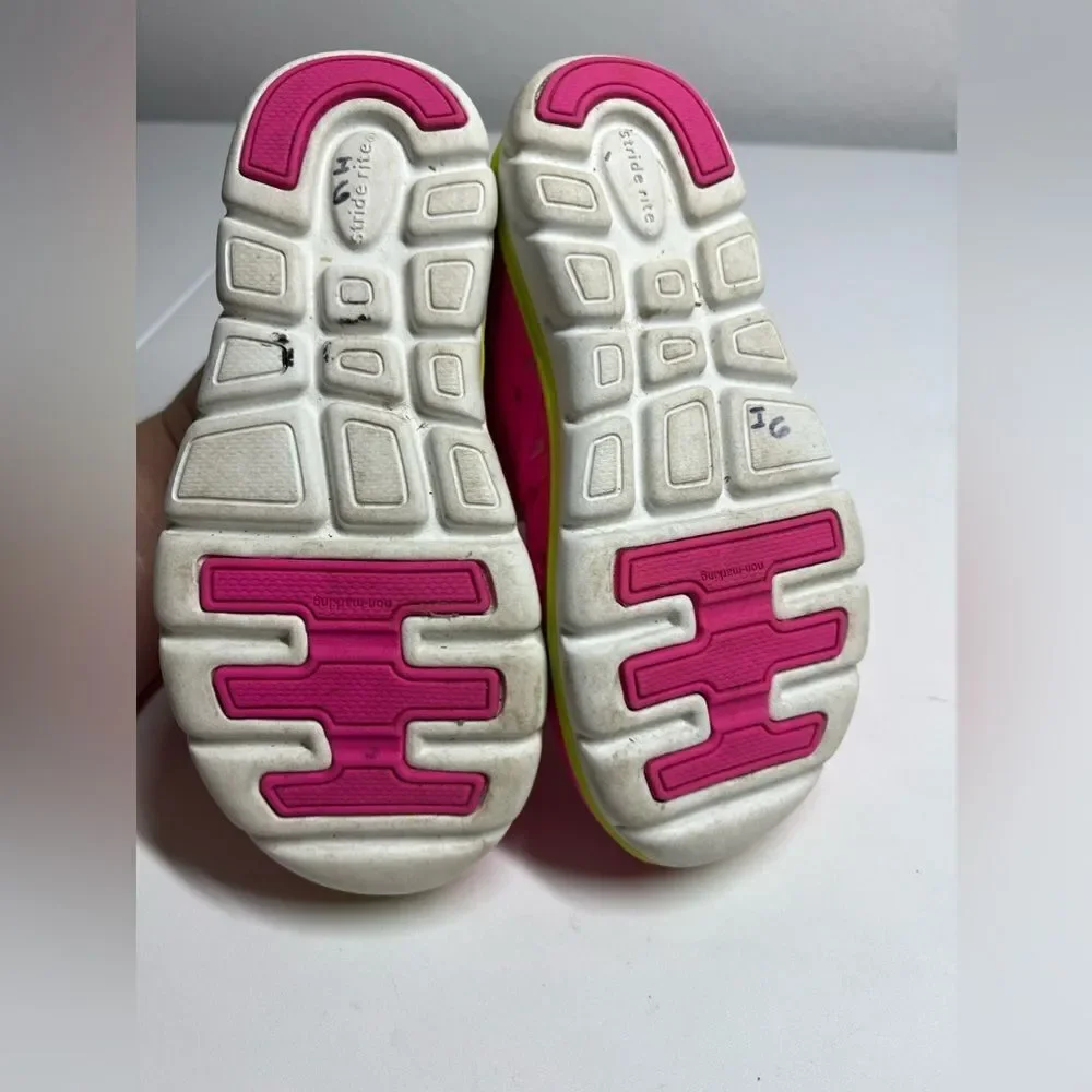 Stride Rite Made 2 Play Pink Phibian Sneaker Sandals Size 12 Water shoes